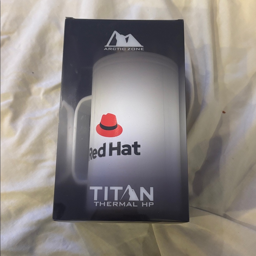 Arctic Zone White Travel Mug - Red Hat (Cockroach Labs)